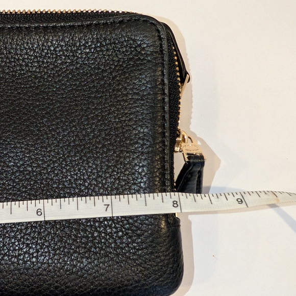 Coach Black Leather Wristlet with Double Gold Zipper - GUC - Picture 11 of 13